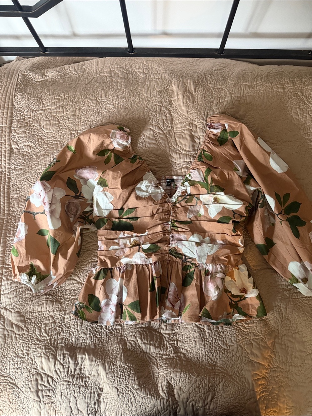 Express Floral Puff-Sleeve Peplum Top - Tan, White, Green